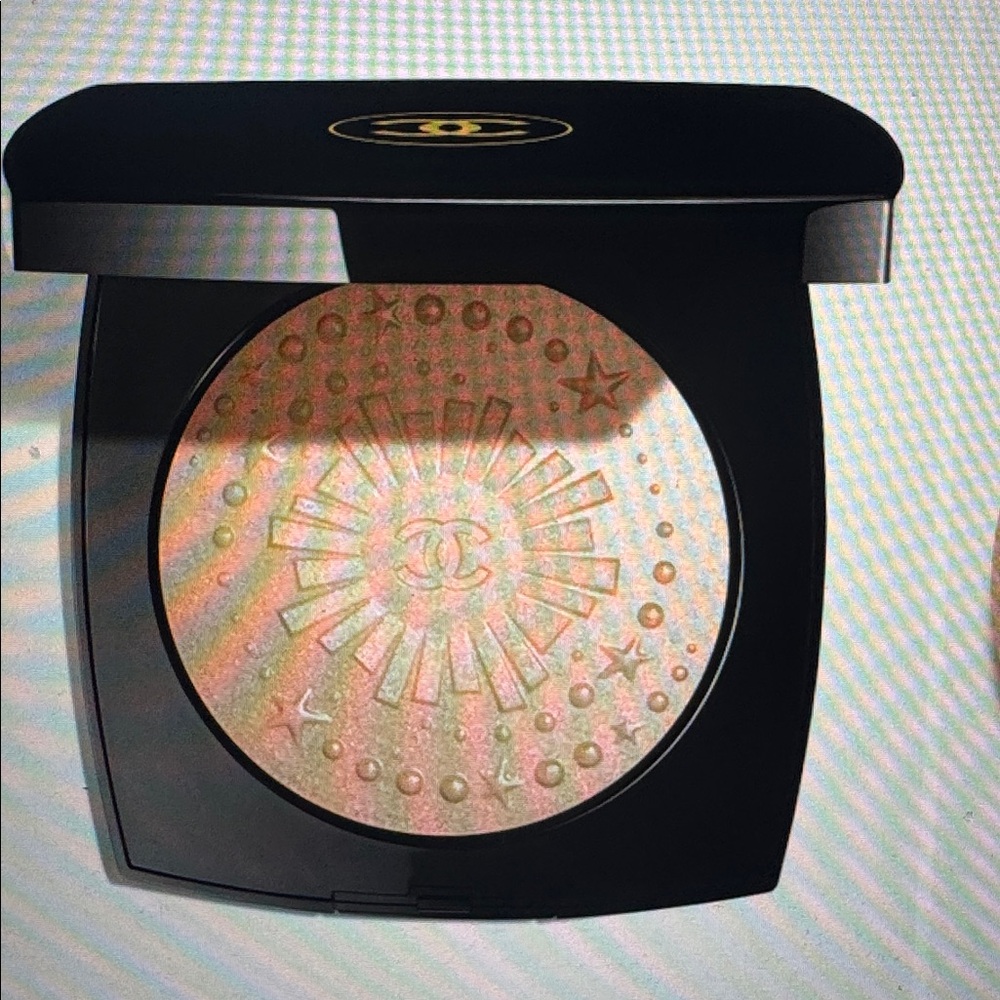 CHANEL limited edition, Diamond Dust oversize Illuminating Powder NIB